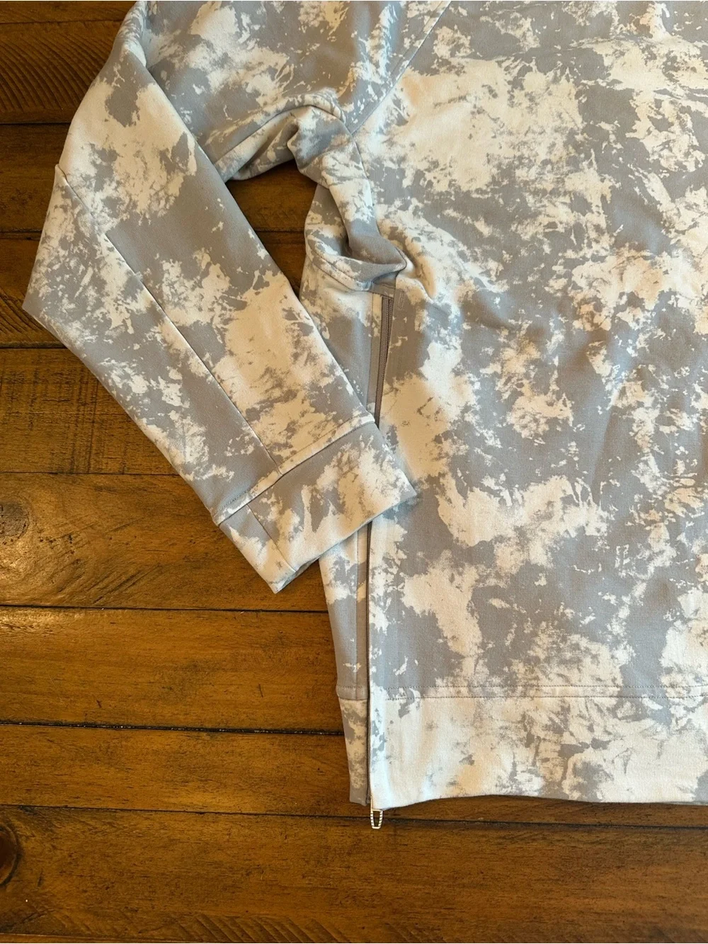 Lululemon City Sweat Crew Size Small Spectral White Opal Silver Drop